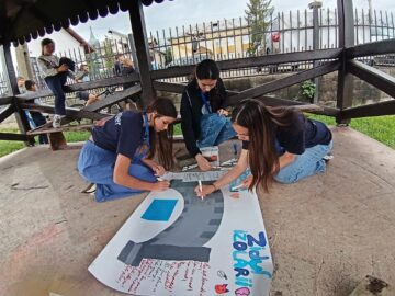 O oază de cunoaștere în mediul rural: Proiectul „DeutschLish SUMMER ACADEMY 2026” aduce limbile moderne mai aproape de elevii din familii defavorizate din comuna Ciprian Porumbescu
