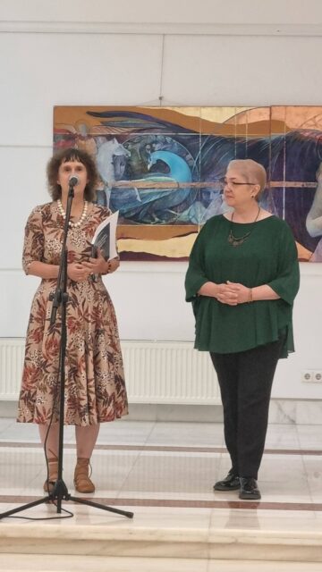 Expoziția „Labyrinthum 2.0”, realizată de pictorița Camelia Sadovei, vernisată la Galeriile de Artă ale Academiei Române, s-a bucurat de succes