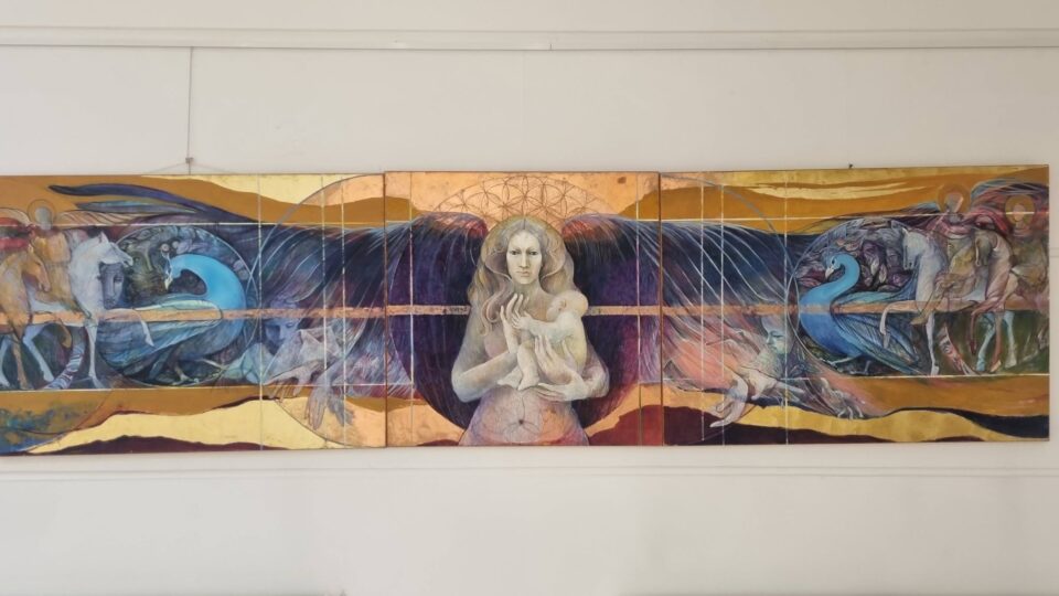 Expoziția „Labyrinthum 2.0”, realizată de pictorița Camelia Sadovei, vernisată la Galeriile de Artă ale Academiei Române, s-a bucurat de succes