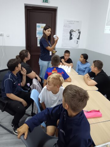 O oază de cunoaștere în mediul rural: Proiectul „DeutschLish SUMMER ACADEMY 2026” aduce limbile moderne mai aproape de elevii din familii defavorizate din comuna Ciprian Porumbescu