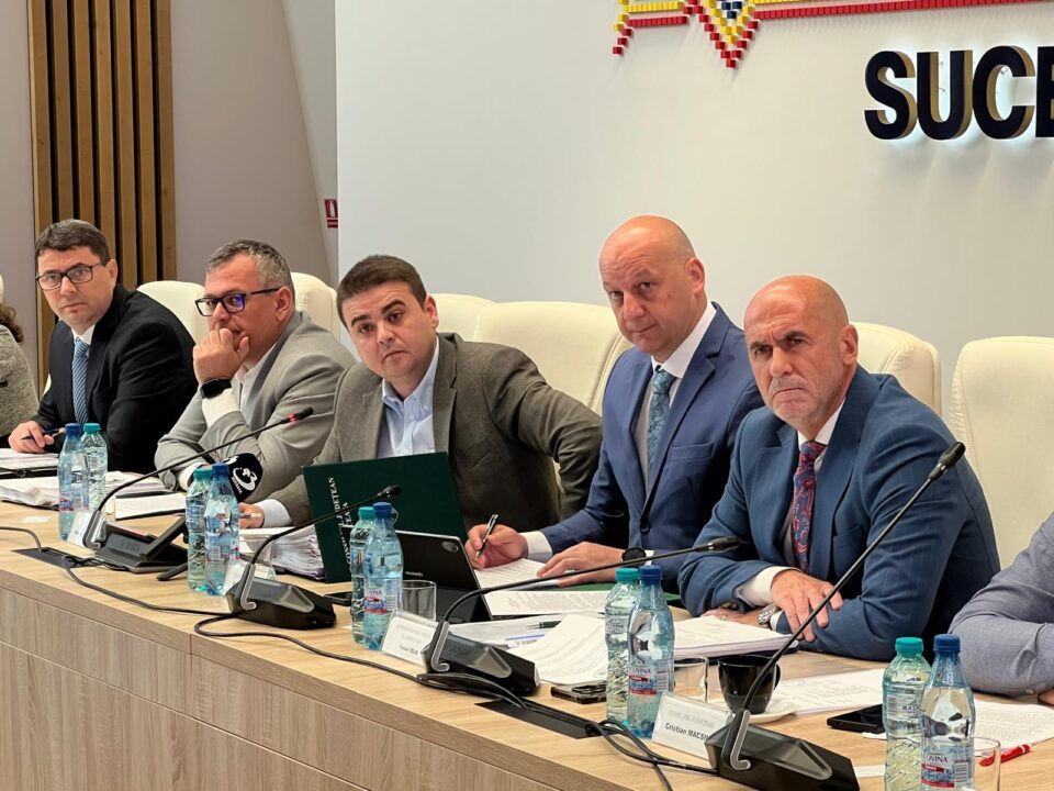 Consiliul Județean Suceava a amânat miercuri împărțirea a 44 de milioane de lei pentru primării