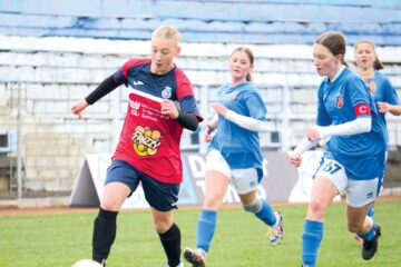 Paraschiva Moțco, din Izvoarele Sucevei, golghetera echipei de fotbal feminin, lider pe teren și la școală Paraschiva Moțco, din Izvoarele Sucevei, golghetera echipei de fotbal feminin, lider pe teren și la școală