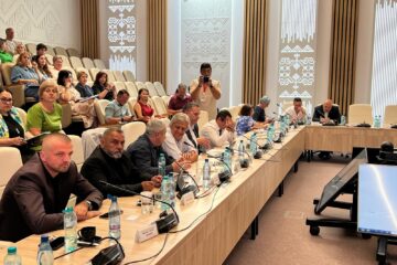 Consiliul Județean Suceava a amânat miercuri împărțirea a 44 de milioane de lei pentru primării Consiliul Județean Suceava a amânat miercuri împărțirea a 44 de milioane de lei pentru primării