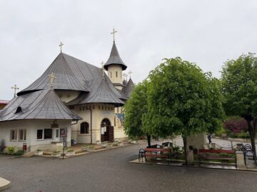 Ziua Porților Deschise la Mănăstirea Bogdănești. „Punți către suflete” aduce împreună comunitatea și persoanele vulnerabile