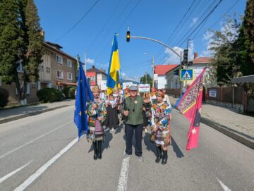 „Adevărata Bucovină se vede la meșterii populari și la copiii în opinci și ițari”, afirmă primarul Mihăiță Negură