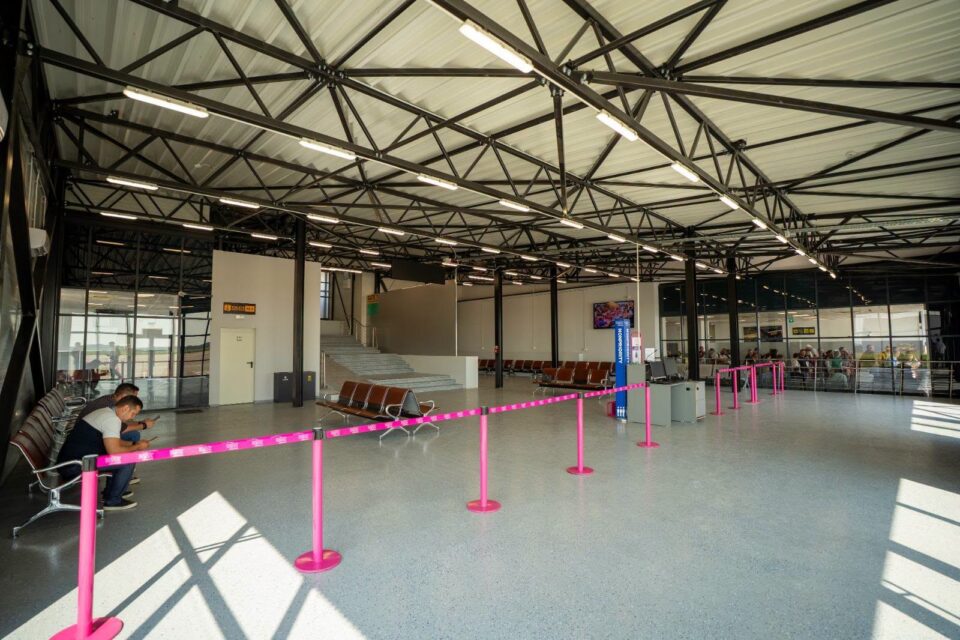 Șoldan anunță că o nouă sală de așteptare pentru pasageri înlocuiește containerele folosite ani la rând pe Aeroportul Suceava