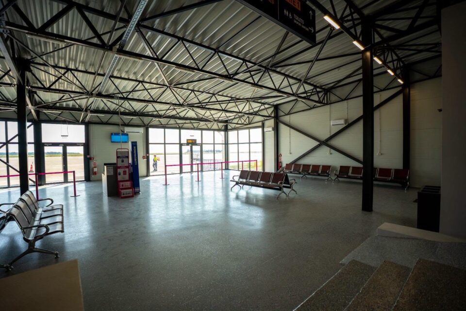 Șoldan anunță că o nouă sală de așteptare pentru pasageri înlocuiește containerele folosite ani la rând pe Aeroportul Suceava