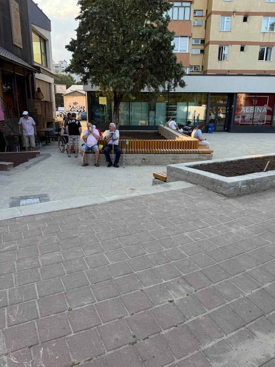 Scuarul de la Albina este gata, urmează cele de la Nordic, Bucovina și esplanadele din Burdujeni