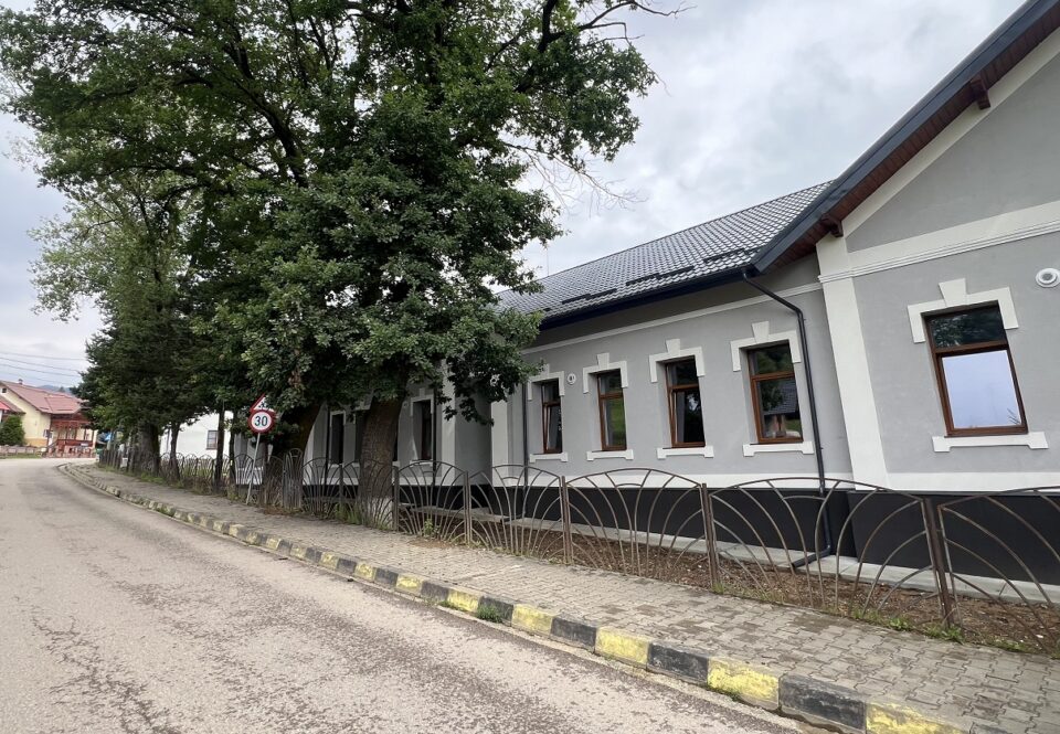 Şcoala Paltinu din comuna Vatra Moldoviţei a fost renovată printr-un proiect de aproape 3 milioane de lei