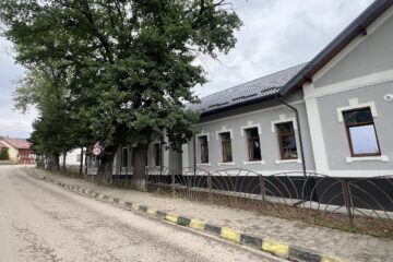 Şcoala Paltinu din comuna Vatra Moldoviţei a fost renovată printr-un proiect de aproape 3 milioane de lei Şcoala Paltinu din comuna Vatra Moldoviţei a fost renovată printr-un proiect de aproape 3 milioane de lei