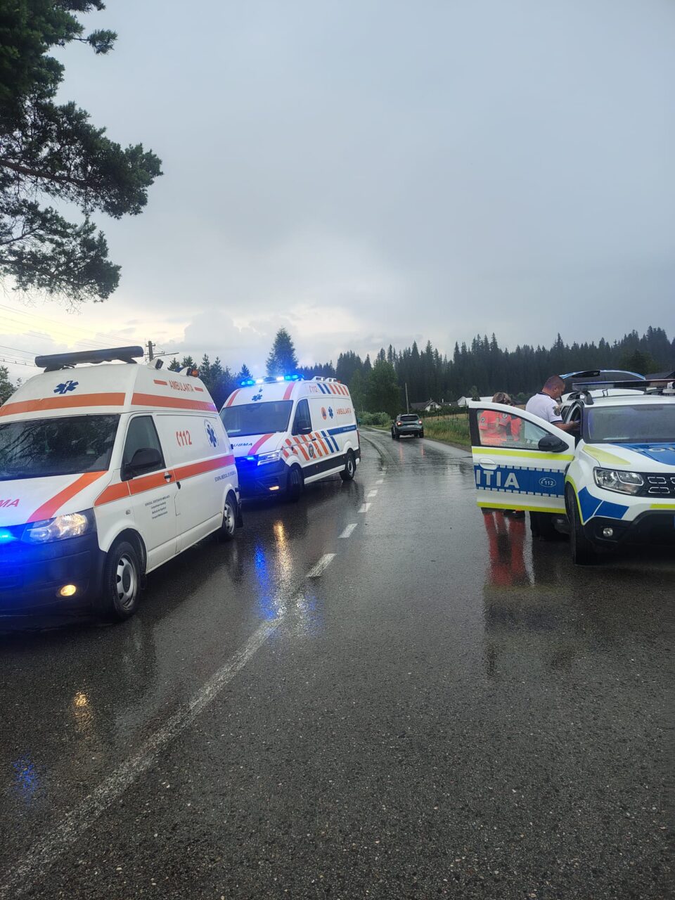 Cinci victime în urma unui accident între două autoturisme