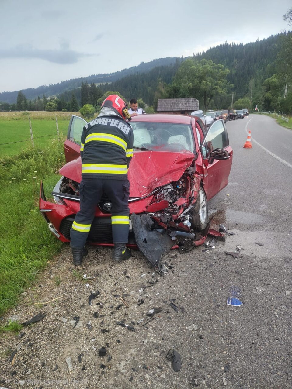 Cinci victime în urma unui accident între două autoturisme