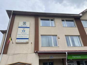 Primăria Vatra Moldoviței finalizează un proiect prin care școala din Paltinu, veche de aproape un secol, va fi redeschisă, complet modernizată, la începutul noului an școlar