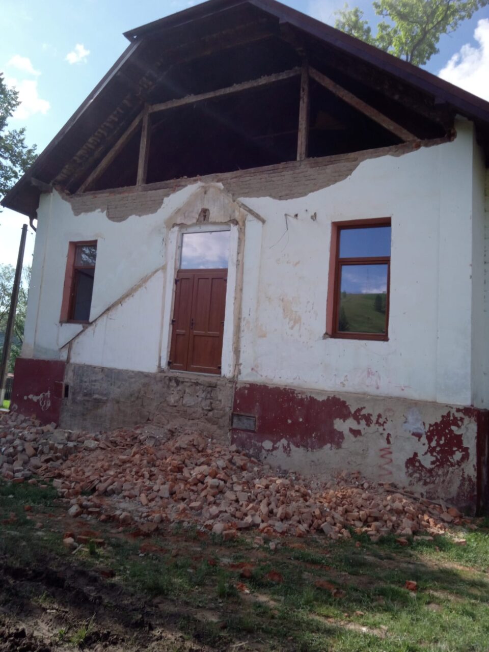 Așa arăta școala din Paltinu înainte de începerea lucrărilor de renovare