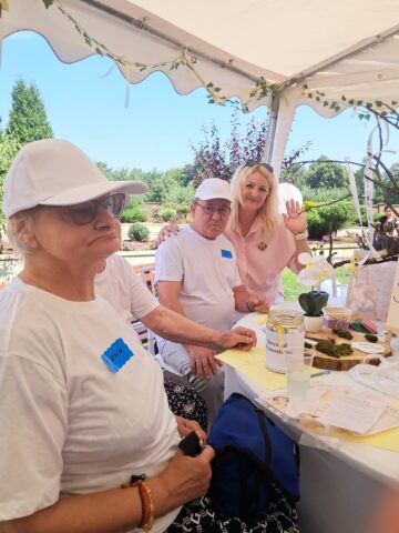 Peste 80 de persoane vulnerabile îngrijite în centrele Mănăstirii Bogdănești au participat la activitatea „Punți către suflete”