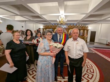 Peste 50 de „cupluri de aur” din Fălticeni au fost premiate de primarul Cătălin Coman de Ziua Municipiului