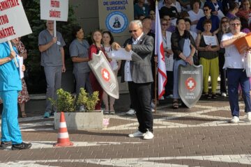 Grevă de avertisment astăzi, în toate cele 9 spitalele publice și la UAMS „Carmen Sylva” din Broșteni Grevă de avertisment astăzi, în toate cele 9 spitalele publice și la UAMS „Carmen Sylva” din Broșteni