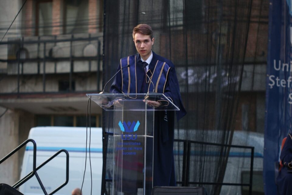 Ștefan Amarine, șeful de promoție al specializării Managementul Energiei de la Facultatea de Inginerie Electrică și Știința Calculatoarelor: „Pentru mine, a avea succes înseamnă a fi fericit” Ștefan Amarine, șeful de promoție al specializării Managementul Energiei de la Facultatea de Inginerie Electrică și Știința Calculatoarelor: „Pentru mine, a avea succes înseamnă a fi fericit”