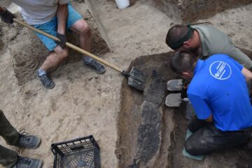 Mormânt preistoric, vechi de 5.000 de ani, scos la lumină de studenții arheologi ai USV