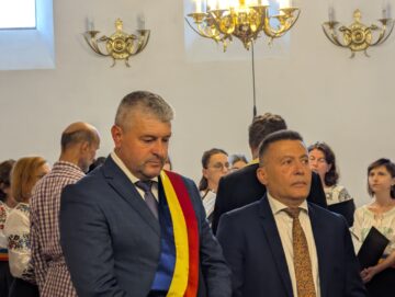 Peste 50 de „cupluri de aur” din Fălticeni au fost premiate de primarul Cătălin Coman de Ziua Municipiului