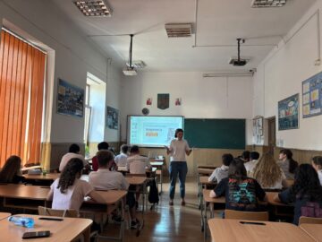 30 de elevi au participat la Școala de vară „Educația Media”, organizată la Colegiul „Eudoxiu Hurmuzachi” Rădăuți