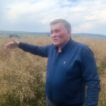 Mihai Flutur, fermierul care lucrează circa 200 de hectare de teren