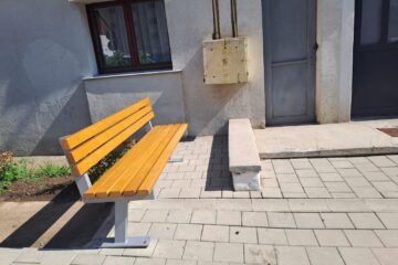 Aproximativ 300 de bănci noi vor fi montate în locul celor scoase din zonele cu lucrări Aproximativ 300 de bănci noi vor fi montate în locul celor scoase din zonele cu lucrări