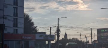 Panoul luminos de lângă sensul giratoriu din centrul Sucevei a fost îndepărtat de primărie