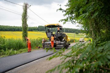 Șoldan: „După 15 ani în care nu a mai văzut asfalt, modernizăm drumul dintre Dolhești și Forăști”