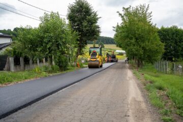 Șoldan: „După 15 ani în care nu a mai văzut asfalt, modernizăm drumul dintre Dolhești și Forăști”
