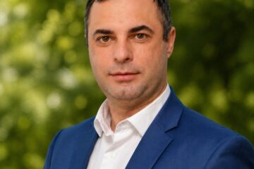 Profesorul Iulian Darabă și-a anunțat oficial candidatura pentru funcția de președinte al AJF Suceava Profesorul Iulian Darabă și-a anunțat oficial candidatura pentru funcția de președinte al AJF Suceava