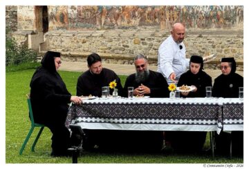 MasterChef România a filmat un episod al emisiunii la Mănăstirea Moldovița pentru a promova bucătăria și tradițiile locale