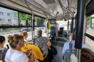Plata călătoriilor cu cardul direct în autobuzele TPL Suceava, introdusă odată cu montarea de noi validatoare