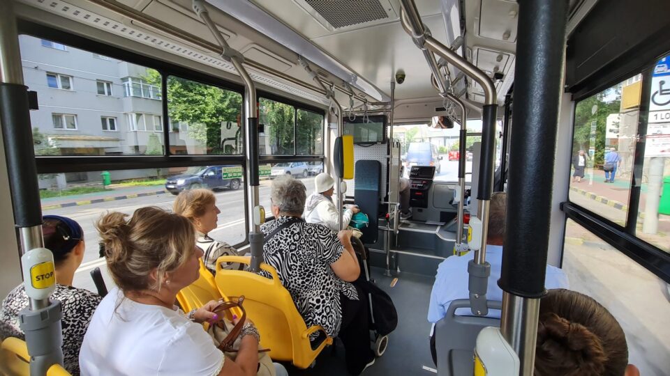 Plata călătoriilor cu cardul direct în autobuzele TPL Suceava, introdusă odată cu montarea de noi validatoare