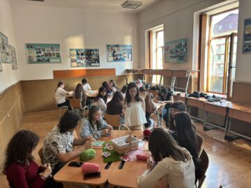 Patru școli de vară, încheiate cu o tabără de leadership și implicare civică, la Colegiul Național „Eudoxiu Hurmuzachi” Rădăuți