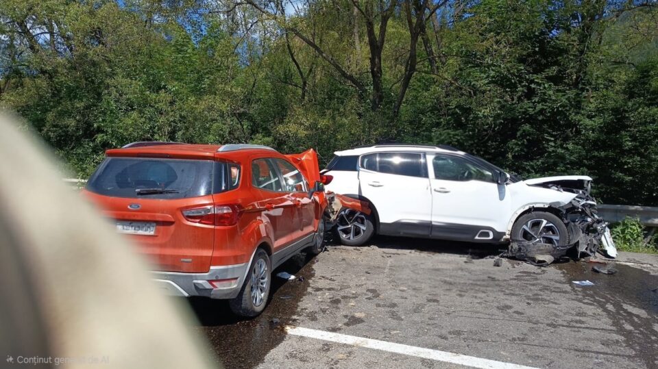 Momente de panică pentru șase oameni, după o pătrundere pe contrasens și un impact violent