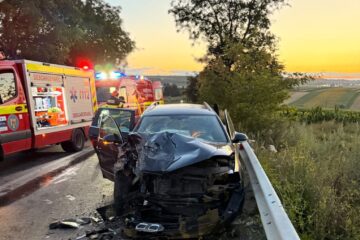 A depășit pe linia continuă și a provocat un accident cu patru răniți