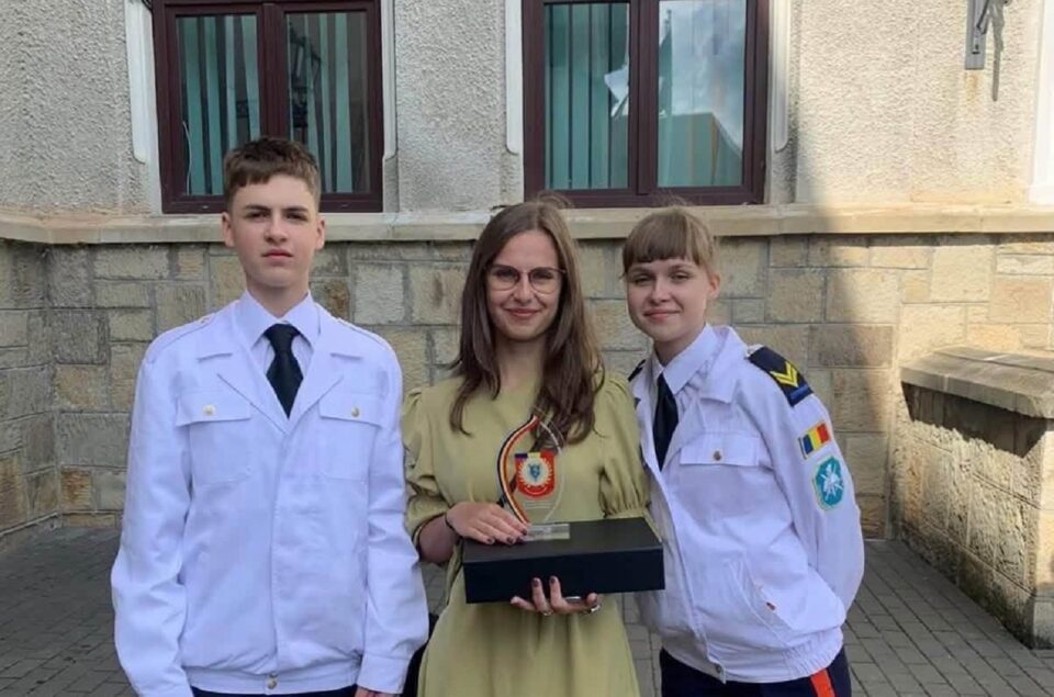 Trei frați, Daria, Alexandra și Iustinian Balahura, aceeași uniformă, același ideal. Trei absolvenți ai Colegiului Militar din Câmpulung Moldovenesc