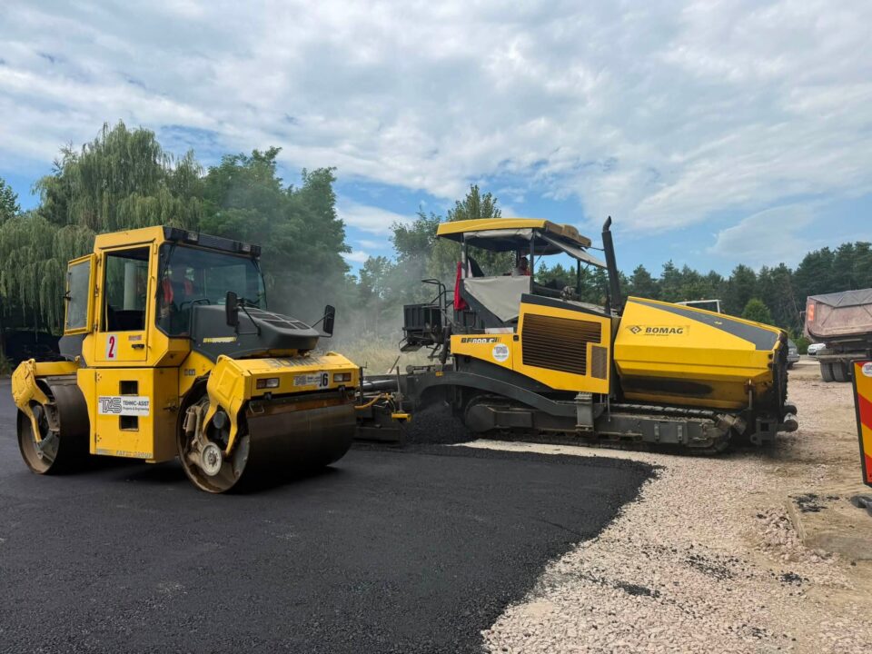 Asfaltul a luat locul unora dintre garajele demolate în zona Cartodrom, din Suceava