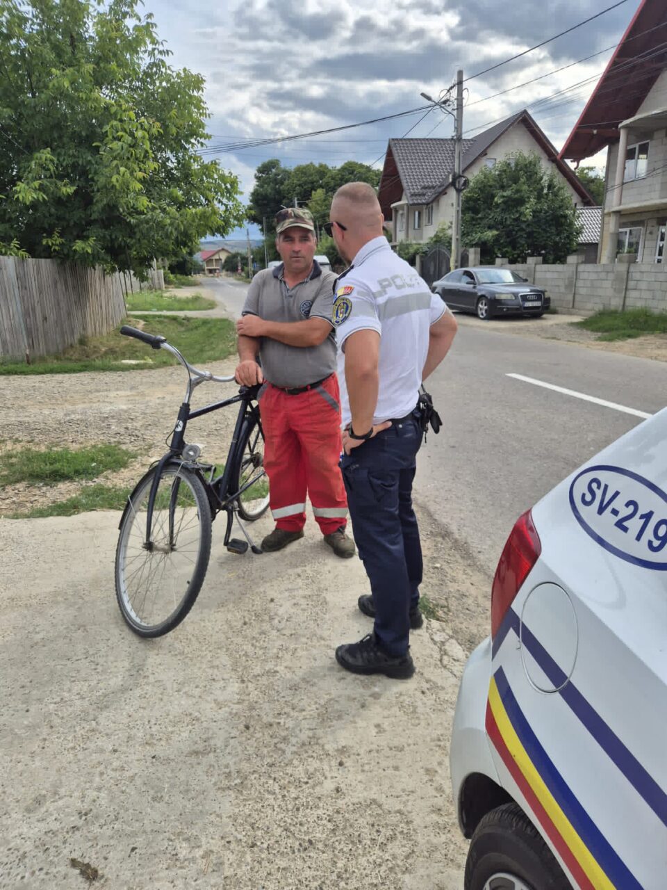 Polițiștii au sancționat câteva sute de bicicliști și tineri pe trotinete electrice, majoritar cu avertismente