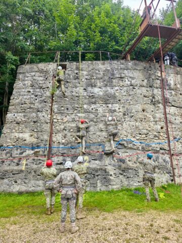 Elevi ai Colegiului Național Militar „Ștefan cel Mare”, în tabăra militară internațională de la Predeal