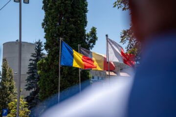 Ziua Imnului Național a fost marcată la Suceava printr-o ceremonie militară și mesaje ale autorităților despre unitate, patriotism și responsabilitate