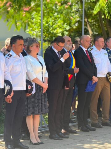 Ziua Imnului Național a fost marcată la Suceava printr-o ceremonie militară și mesaje ale autorităților despre unitate, patriotism și responsabilitate