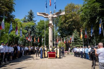 Ziua Imnului Național a fost marcată la Suceava printr-o ceremonie militară și mesaje ale autorităților despre unitate, patriotism și responsabilitate