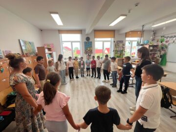 Școala de Vară „Povestea mea în limba maternă” reunește la Bălcăuți elevi din România și Ucraina