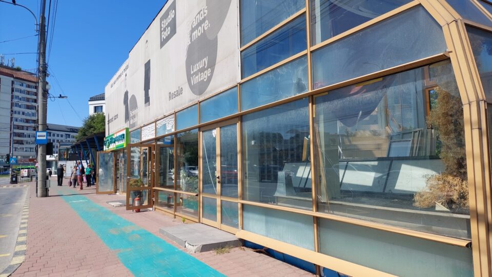Consens pentru modernizare sau expropriere sunt variantele lui Rîmbu pentru comercianții din stația de autobuz din centrul Sucevei