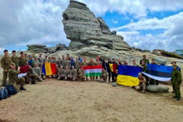 Elevi ai Colegiului Național Militar „Ștefan cel Mare”, în tabăra militară internațională de la Predeal