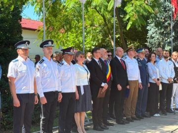 Ziua Imnului Național a fost marcată la Suceava printr-o ceremonie militară și mesaje ale autorităților despre unitate, patriotism și responsabilitate