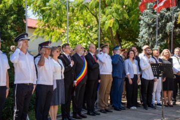 Ziua Imnului Național a fost marcată la Suceava printr-o ceremonie militară și mesaje ale autorităților despre unitate, patriotism și responsabilitate