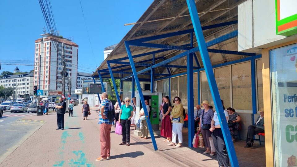 Consens pentru modernizare sau expropriere sunt variantele lui Rîmbu pentru comercianții din stația de autobuz din centrul Sucevei